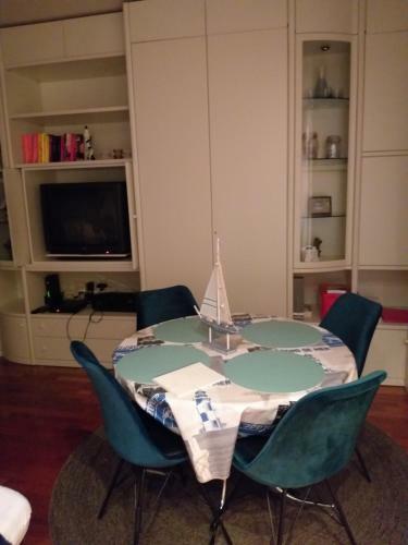 Apartamento Piers De Raveschootlaan