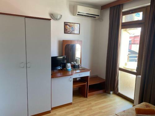 Hostal Hotel Atanasov 1