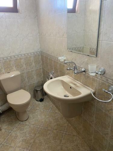 Hostal Hotel Atanasov 1