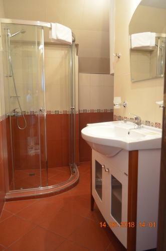 Hostal Guesthouse Opal