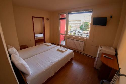 Hostal Sineva Guest House