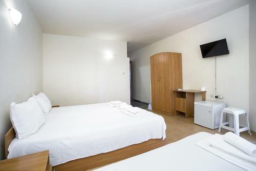 Hostal Sineva Guest House