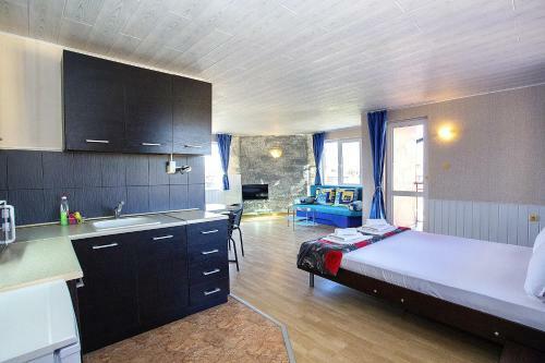Hostal Sineva Guest House