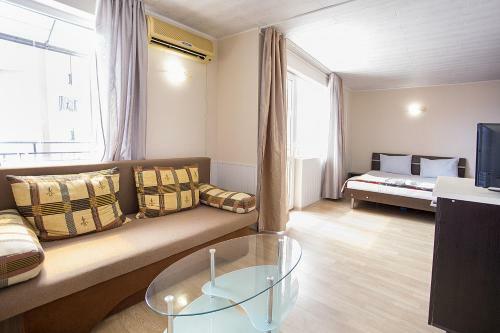 Hostal Sineva Guest House
