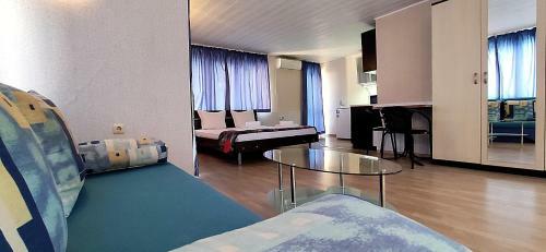 Hostal Sineva Guest House
