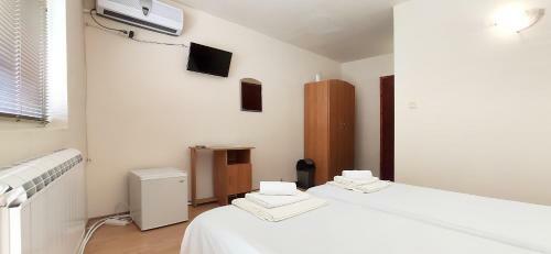 Hostal Sineva Guest House