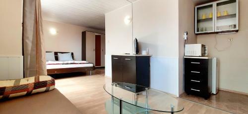 Hostal Sineva Guest House