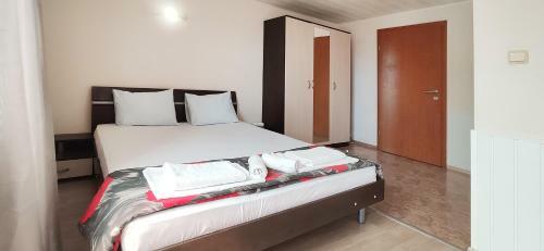 Hostal Sineva Guest House
