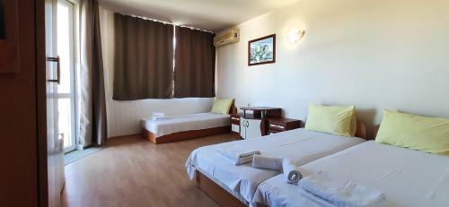 Hostal Sineva Guest House