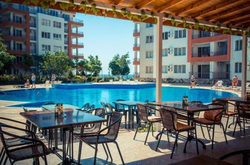Private Apartment In Riviera Fort Beach Apartments - Ravda