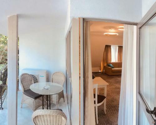 Hostal Atlas House Luxury Suites
