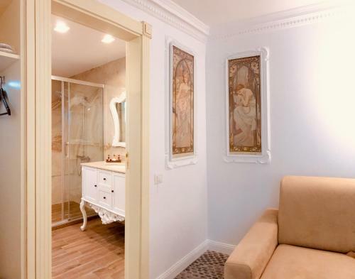 Hostal Atlas House Luxury Suites