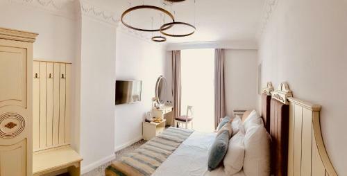 Hostal Atlas House Luxury Suites
