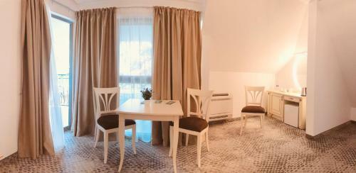 Hostal Atlas House Luxury Suites