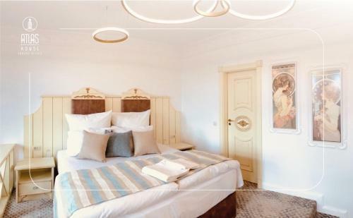 Hostal Atlas House Luxury Suites