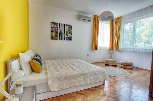 Apartamento Terrace Home - Three Bedrooms City Center