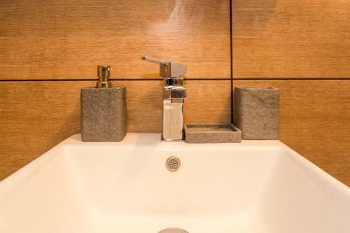 Luxury New Two Bedroom Apartment