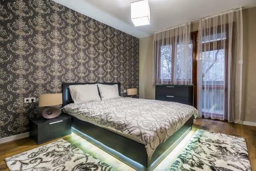 Luxury New Three Bedroom Apartment