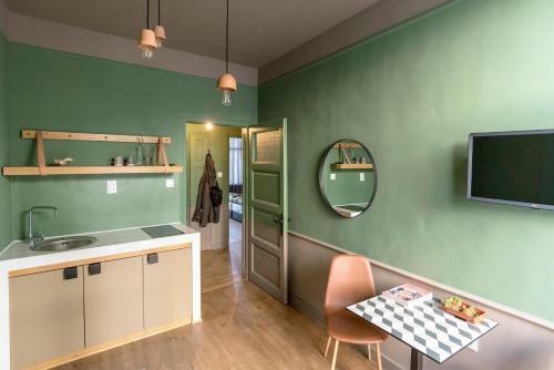 Beautiful Best Location Apartment Green Mouse