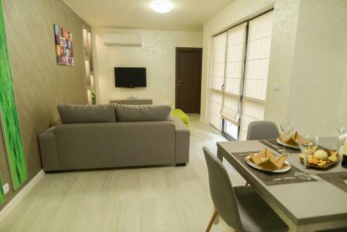 Noris Apart With Garage