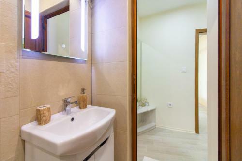 Domus Apartments Grand
