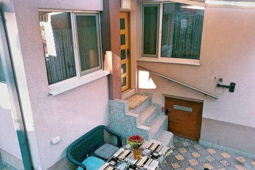 Apartamento ?ouse With Cute Little Yard