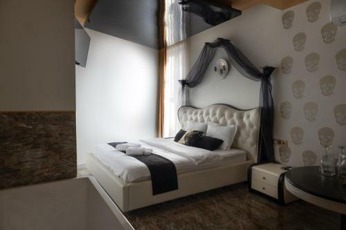 Apartamento Hidden Bank: First Million