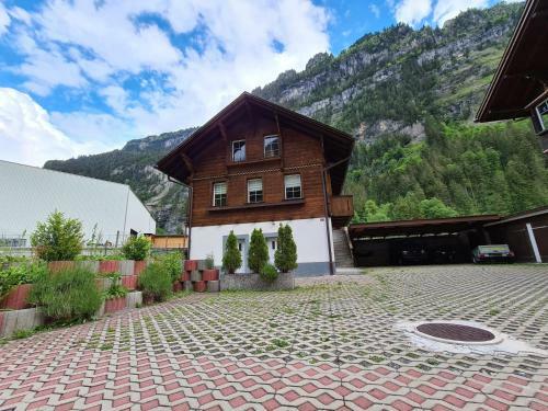 Guesthouse Gemmi Lodge