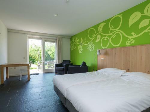 Inviting Holiday Home In Zuidoostbeemster Near Centre & Forest