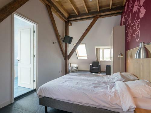 Inviting Holiday Home In Zuidoostbeemster Near Centre & Forest