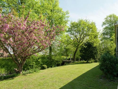 Inviting Holiday Home In Zuidoostbeemster Near Centre & Forest