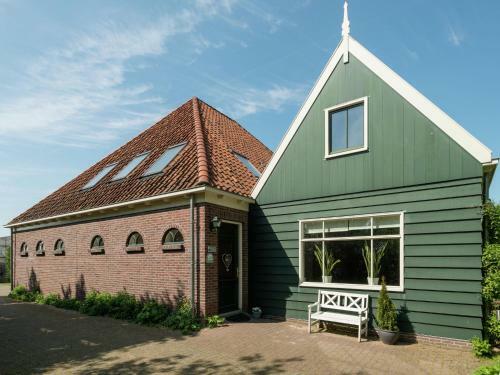 Inviting Holiday Home In Zuidoostbeemster Near Centre & Forest