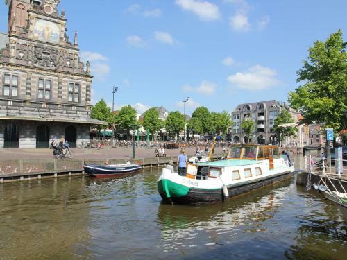 Inviting Holiday Home In Zuidoostbeemster Near Centre & Forest