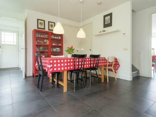 Cozy Holiday Home In Hollandscheveld With Forest Nearby