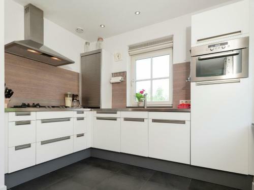 Cozy Holiday Home In Hollandscheveld With Forest Nearby