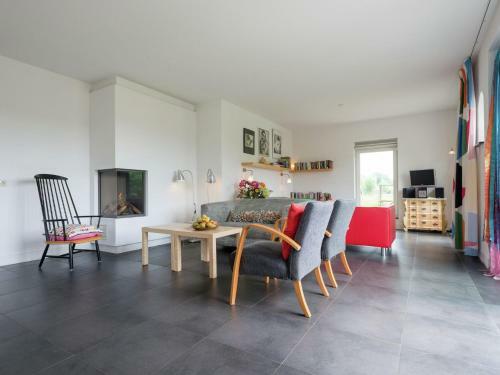 Cozy Holiday Home In Hollandscheveld With Forest Nearby