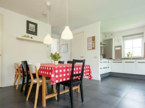 Cozy Holiday Home In Hollandscheveld With Forest Nearby