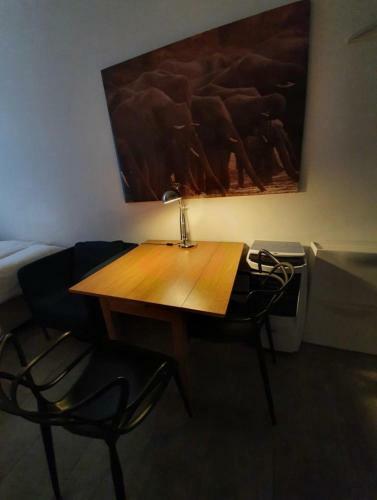 Bed & Breakfast Modern Studio With Mezzanine