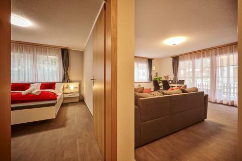 Apartment Breithorn - Beautiful Waterfall Valley Home