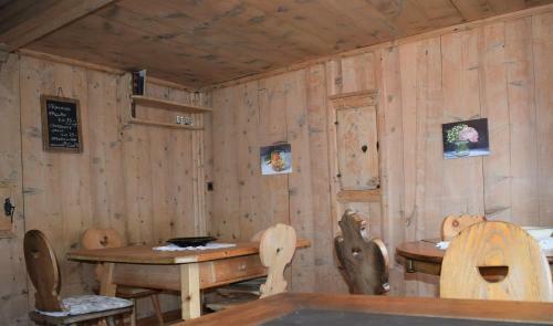 Bed & Breakfast Chasa Sassalba