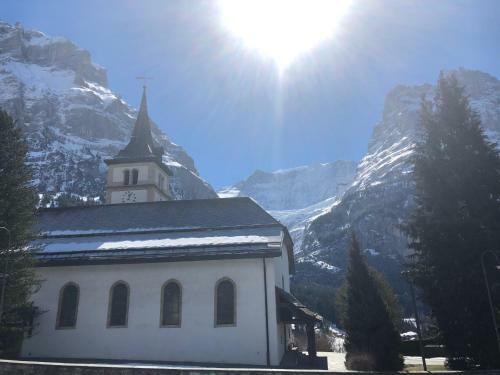 Chalet Carve - Apartments Eiger, Moench And Jungfrau