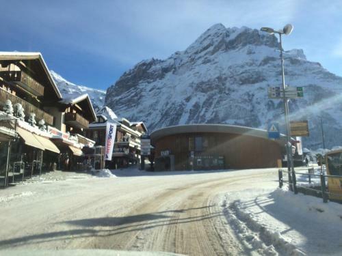 Chalet Carve - Apartments Eiger, Moench And Jungfrau