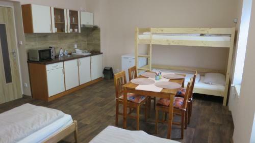 Apartamentos Booking Tr?n�