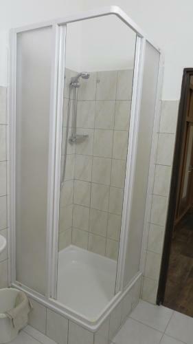 Apartamentos Booking Tr?n�