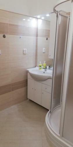 Apartamentos Booking Tr?n�