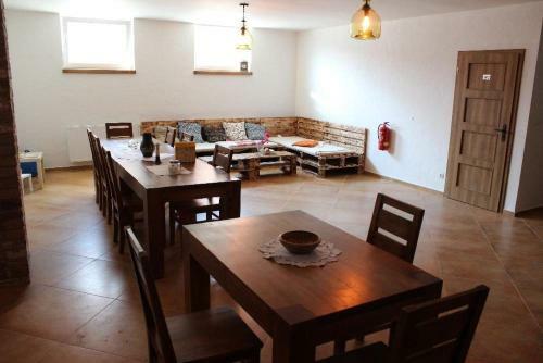 Hostal Penzion A Vinn� Skl�pek U Kozl�k?