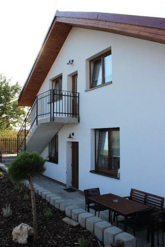 Hostal Penzion A Vinn� Skl�pek U Kozl�k?