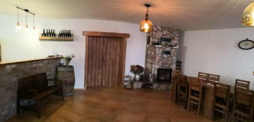 Hostal Penzion A Vinn� Skl�pek U Kozl�k?