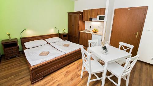 Hostal Apartm�ny Pod ?er?�kem