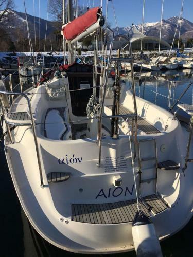 Barca A Vela Sul Lago Maggiore